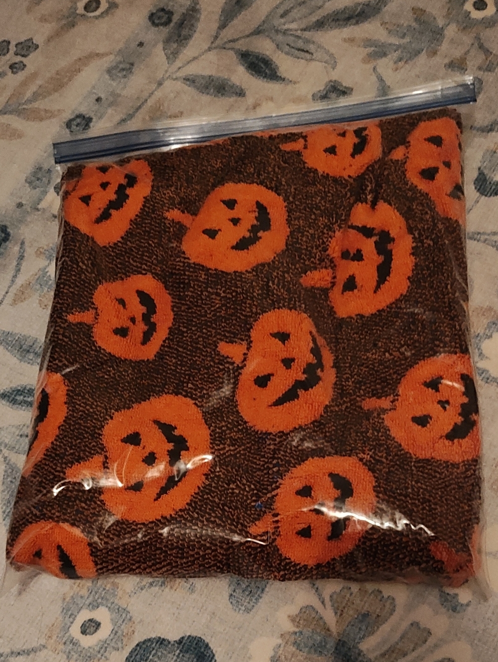 HALLOWEEN PUMPKIN-SHAPE BATH TOWEL SET - Picture 4 of 6